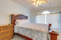 กระท่อมริมลำธารที่ Dauphin Island: เดินไปยังหาด Gulf! - บังกะโล