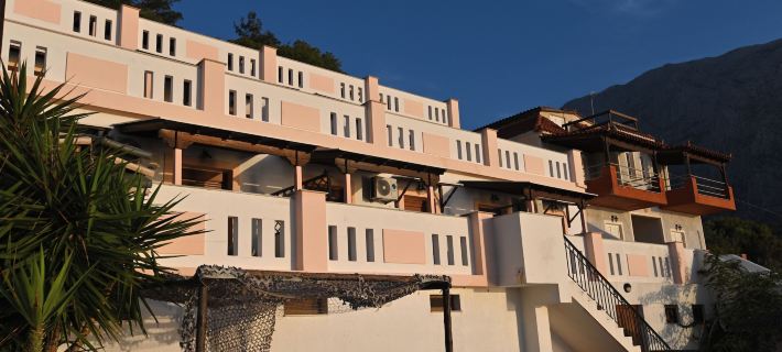 Nereides Seaside Apartments Hotele w: Samos