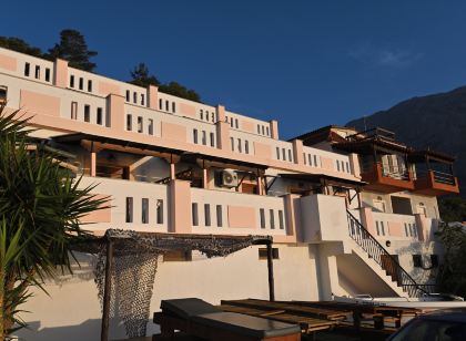 Nereides Seaside Apartments