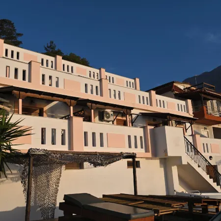Nereides Seaside Apartments