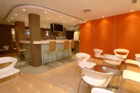 First Group Breakers Resort - Official - bar