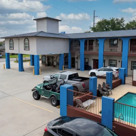 Airport Inn & Suites South Padre Island I 37