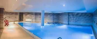 Cosmopolitan Hotel & Wellness - Pools