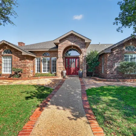 Roaring Fireplace Family Basecamp Midland Tx 4 Bedroom Home