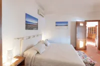 Chic Villa Antonina 2 Bedroom Apartment Sleeps 6 - parking