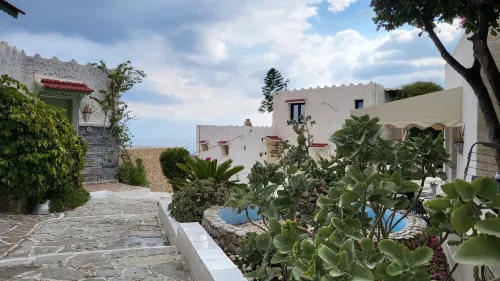 Room-Spacious Room in Creta for 3 People - Pensions