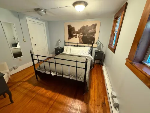 2BR Pet-friendly Walk to Cafes Trails Wineries