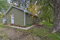 Pet-Friendly Petoskey Area Cabin, Walk to River! - Pet friendly