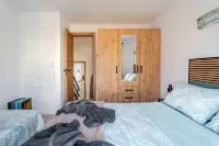 2BR Las Americas, Pool, Terrace, AC, 1Gb Wifi - 2-Star