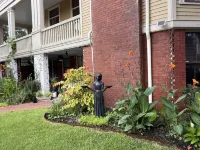 Private studio/parking in historic mansion, close to forsyth park, dogs welcome - บังกะโล