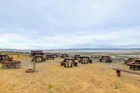 Hot Tub & Puget Sound View! Whidbey Island Retreat - Strand