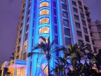 Suncoast Hotel & Towers Hotels near Big Rush