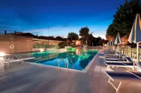 Hotel Paris Resort - Pools