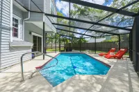 Sleeps 10 Heated Pool Game Room Hot Tub - Bathtub