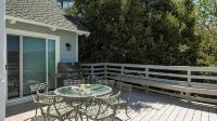 Golden Hour Lodge by Avantstay BBQ + Great Room + Multiple Decks Lake & Sunset Views - WiFi