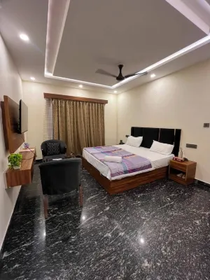 Hotel Delluna - 2-Star