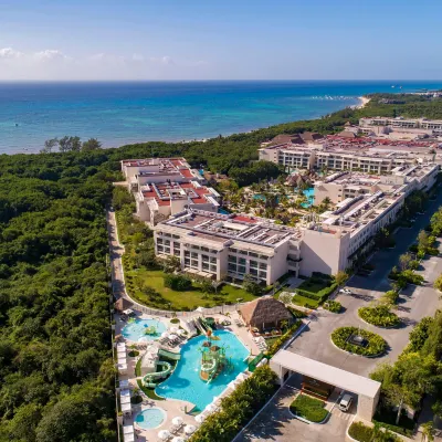 帕拉迪索卡曼海灘全包式住宿 - 瑪雅海濱 鄰近Playa Punta Esmeralda的酒店