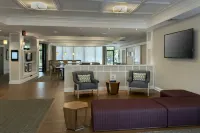 Hampton Inn Middletown - parking