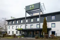 B&B Hotel Würzburg-Ost - parking