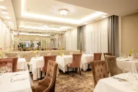 Tresor Le Palais Timisoara, Curio Collection by Hilton - breakfast