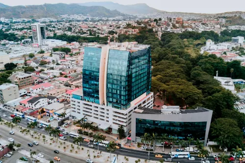 Courtyard Guayaquil - Kylpylä