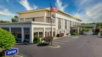 Hampton Inn Dickson - parking