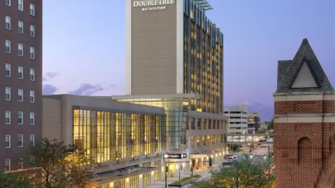 DoubleTree by Hilton Cedar Rapids Convention Complex in Cedar Rapids