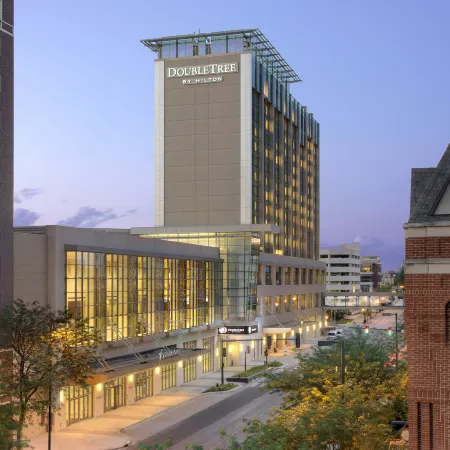 DoubleTree by Hilton Cedar Rapids Convention Complex