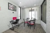 Red Roof Inn Roanoke Rapids - parking