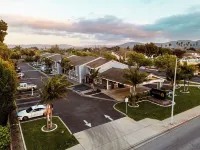 Inn at Highway 1 - parking