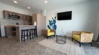 Bushiri's Long Life Building-2BD/1BA APT-Sleeps 4 - 2-نجوم