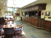 CBH The Red Lion Hotel - Bares
