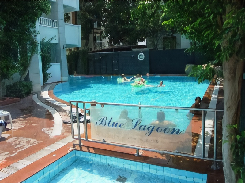 Blue Lagoon Otel