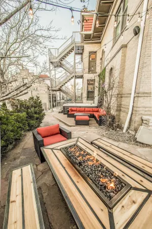 Ember Hostel Отели рядом с достопримечательностью «Ботанические сады Денвера»