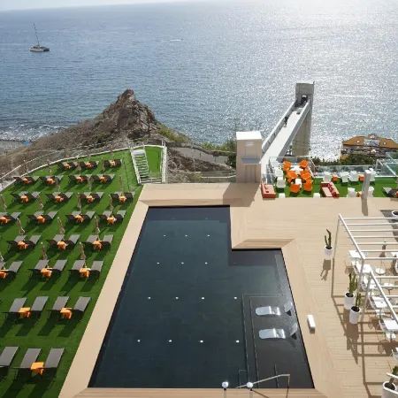 Riviera Vista