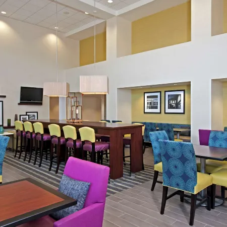 Hampton Inn & Suites Bloomington-Normal