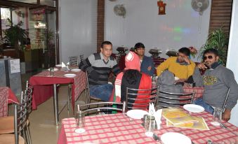 Hotel Atithi International - Housity