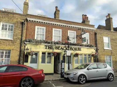 The Black Horse Inn Hotels in Upper Harbledown