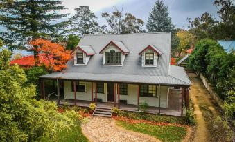 Whispering Pines Cottages