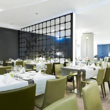 Novotel Frankfurt City Отели рядом с достопримечательностью «Боккенхайм»