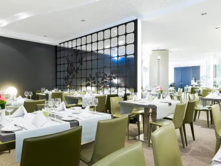 Novotel Frankfurt City Отели рядом с достопримечательностью «Taunusturm»