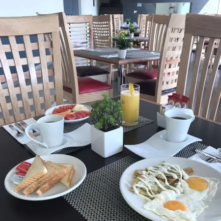 Best Western Plus Metepec  Suites