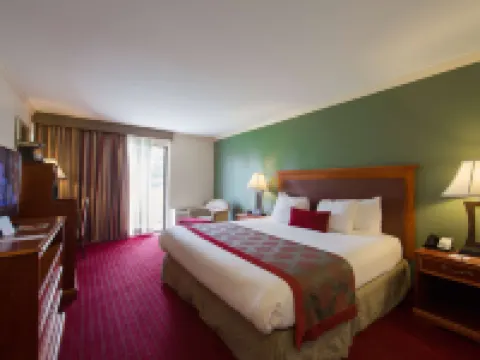 ラマダ バイ ウィンダム ヒューストン インターコンチネンタル エアポート イースト ヒューストンのホテル