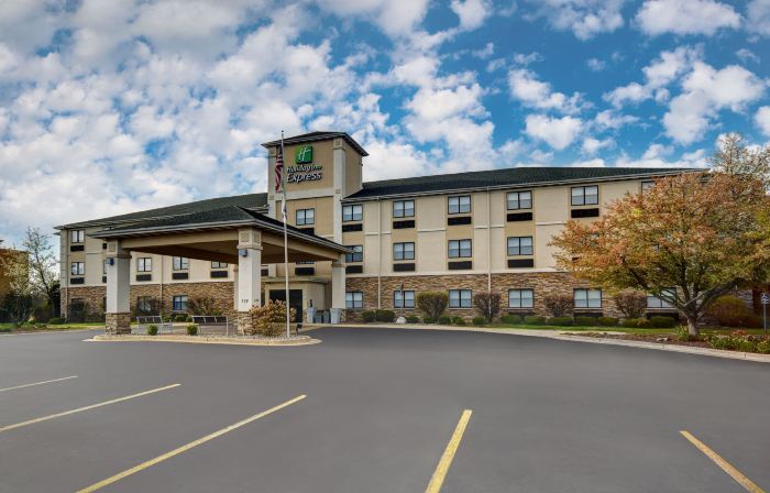 Holiday Inn Express MARSHALL by IHG
