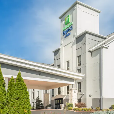 Holiday Inn Express & Suites LOUISVILLE EAST by IHG