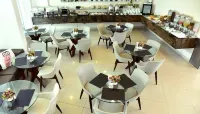 Hotel Village Confort Campina Grande - Bãi đậu xe