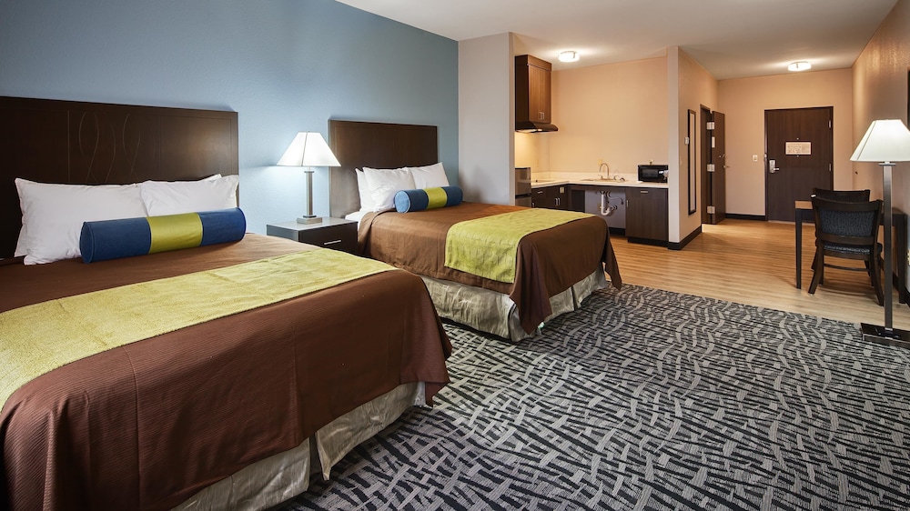 Best Western Plus Lonestar Inn & Suites