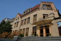 Yerevan Deluxe Hotel Hotels in Zovuni