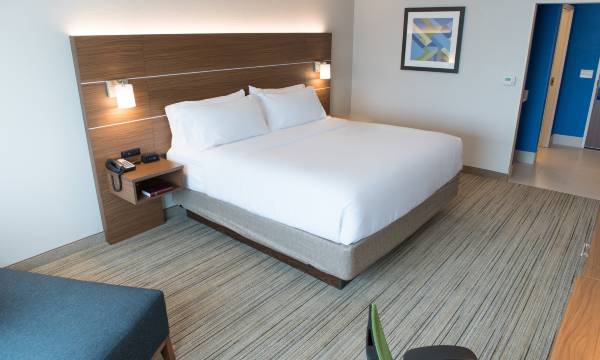 Holiday Inn Express & Suites Dayton North - Vandalia by IHG