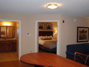 Candlewood Suites Colonial Heights-FT Lee
